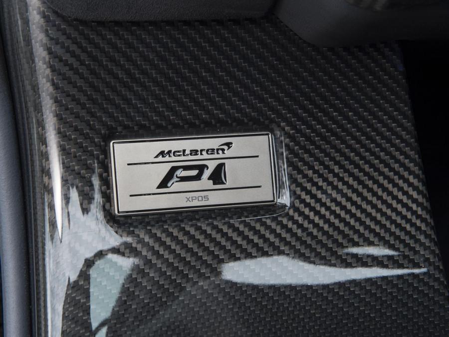 Детали интерьера McLaren P1 XP05 (990006) 2013 года  (фото 24 из 89)